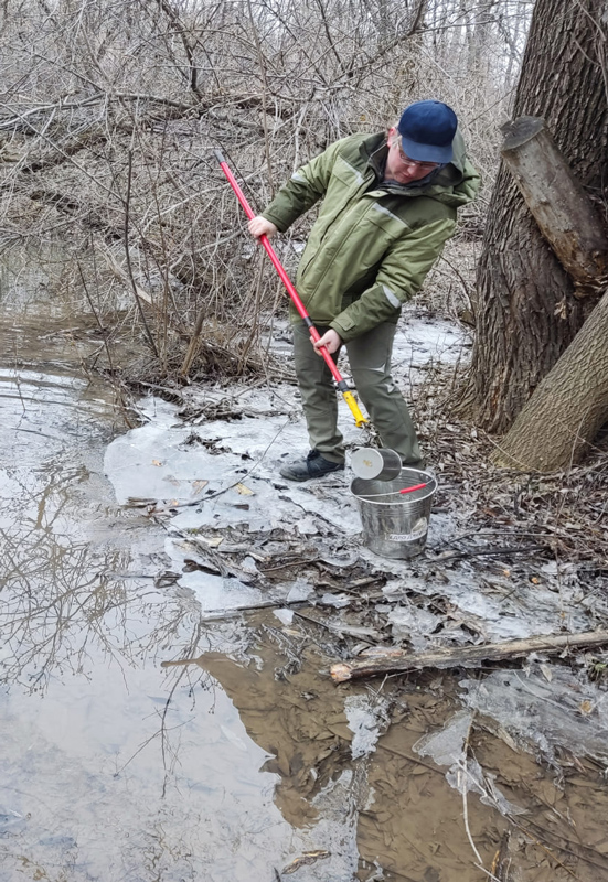 Специалисты ЦЛАТИ по Кемеровской области отобрали пробы воды в г. Кемерово